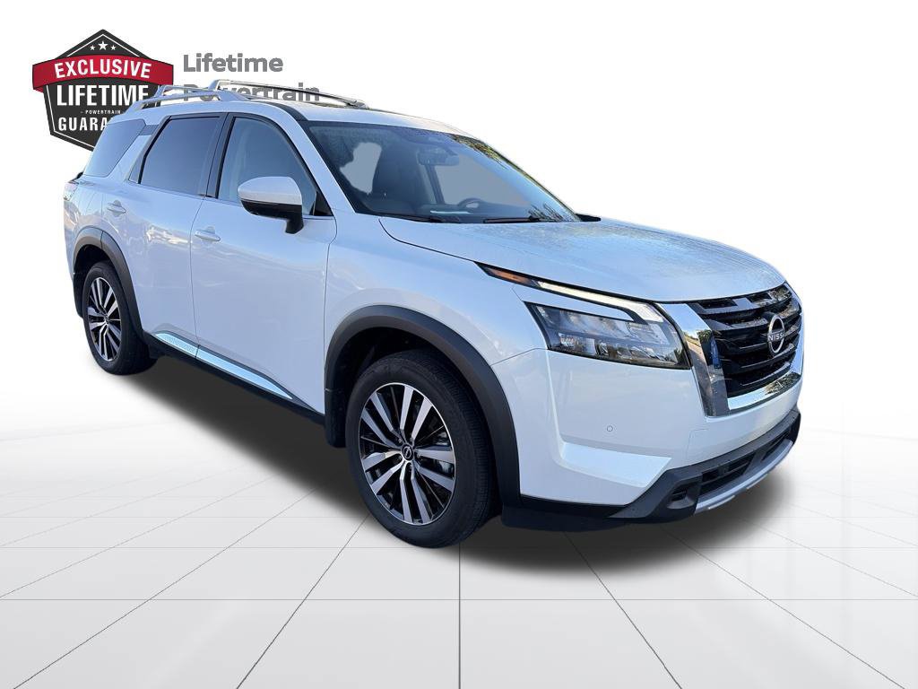 Certified 2025 Nissan Pathfinder Platinum w/ Cargo Package FWD image 7