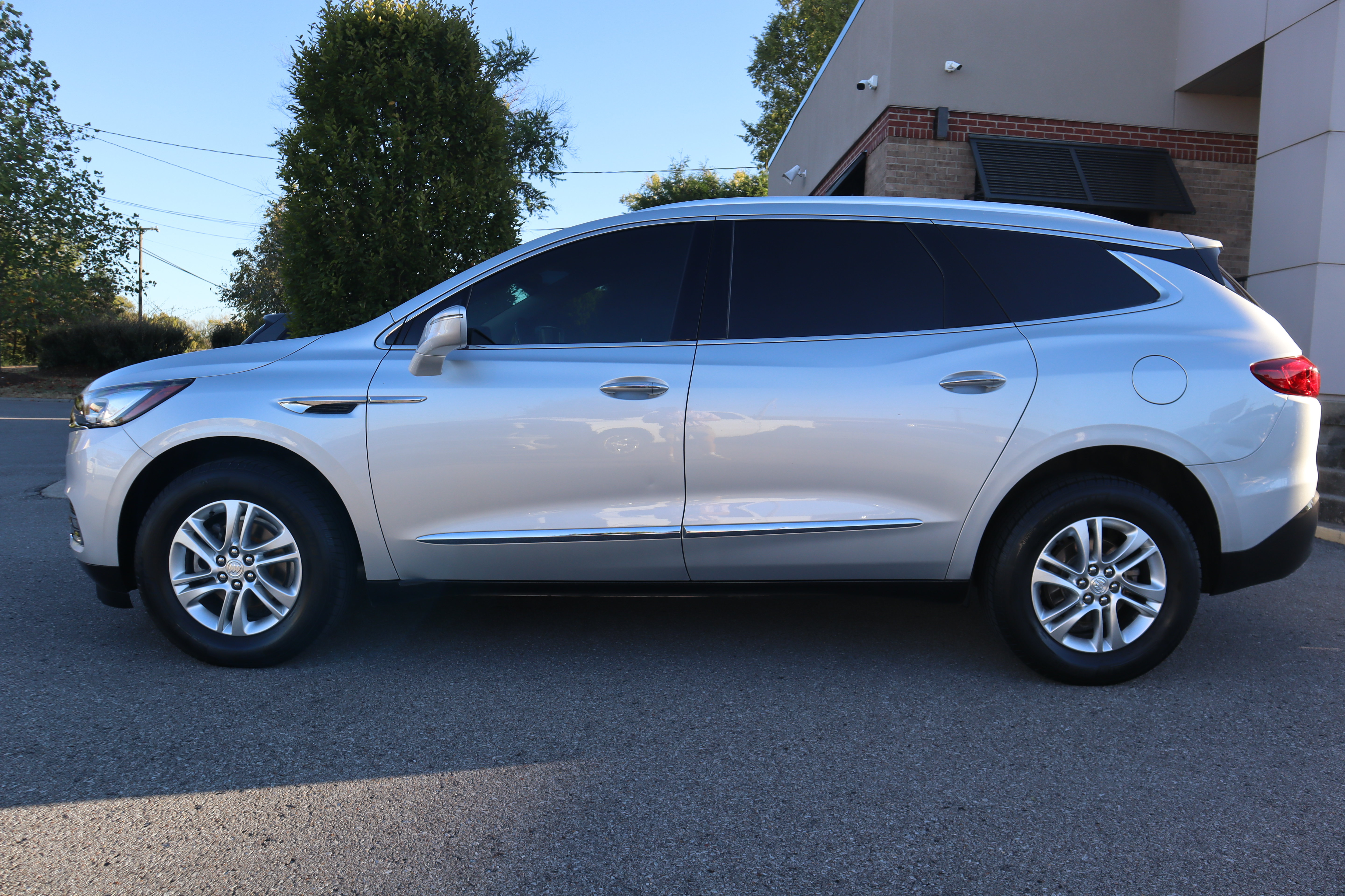 Used 2020 Buick Enclave Essence FWD image 10