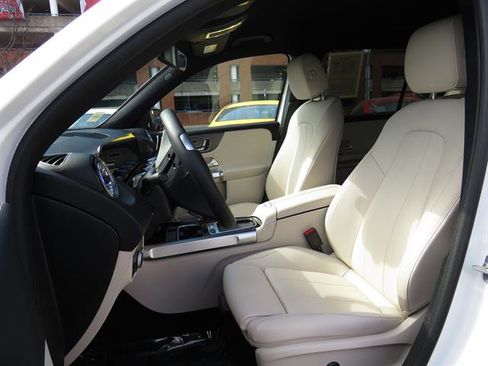 Used 2025 Mercedes-Benz GLB 250 4MATIC image 20