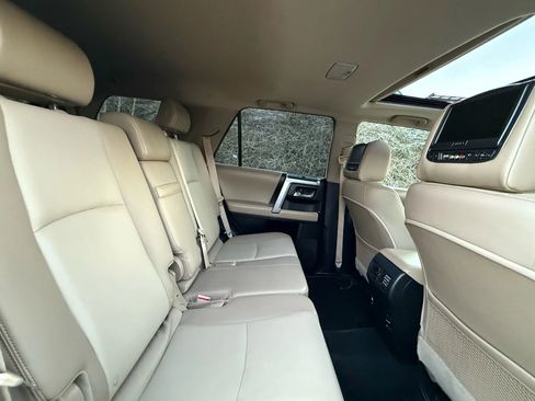 Used 2014 Toyota 4Runner SR5 Premium image 25