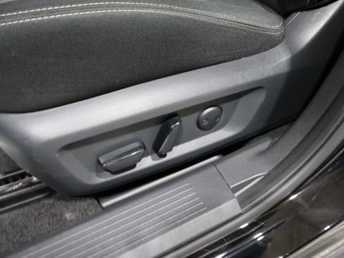 Used 2023 Nissan Rogue SV image 12