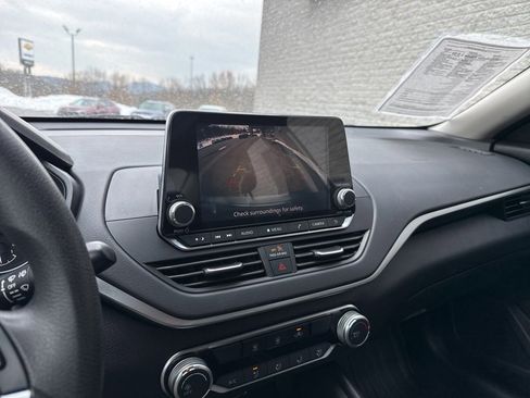 Used 2022 Nissan Altima 2.5 SV image 23