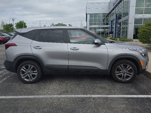 Used 2023 Kia Seltos LX AWD/4WD image 14