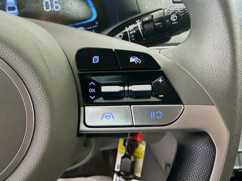 Used 2024 Hyundai Elantra SE FWD image 15