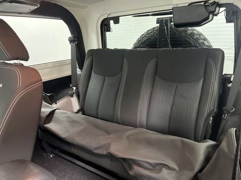 Used 2018 Jeep Wrangler Rubicon w/ Power Convenience Group AWD/4WD image 21