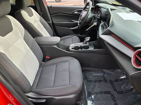 Used 2024 Chevrolet Trax RS w/ Driver Confidence Package image 15