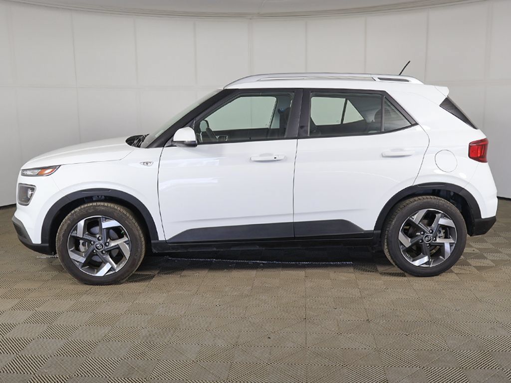 Certified 2026 Hyundai Venue SEL FWD image 12