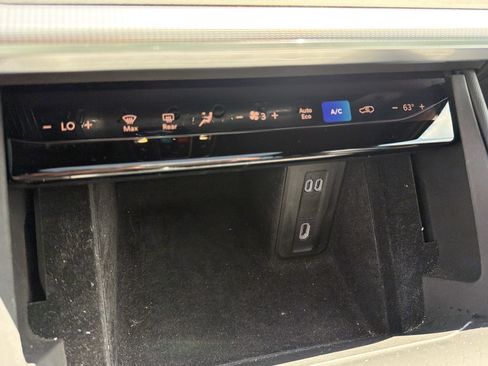 Used 2024 Jeep Wagoneer Launch Edition AWD/4WD image 25