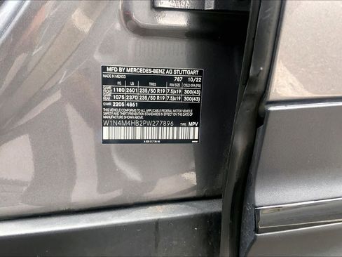 Used 2023 Mercedes-Benz GLB 250 4MATIC image 34