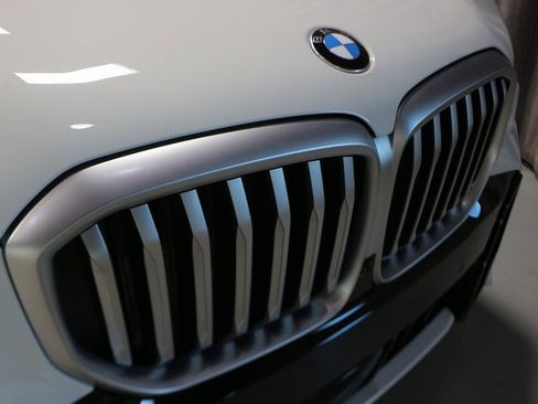 Certified 2024 BMW X5 xDrive40i w/ M Sport Package image 6