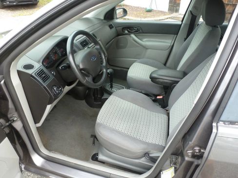 Used 2006 Ford Focus SE FWD image 17