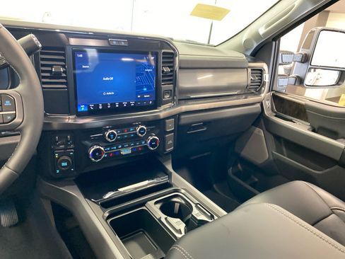 New 2026 Ford F250 Lariat w/ Black Appearance Package AWD/4WD image 12