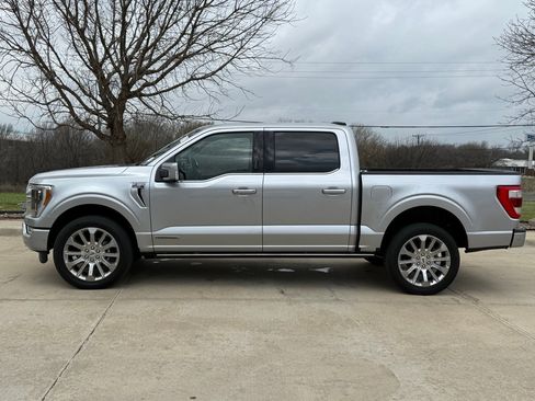 Used 2022 Ford F150 Limited image 2
