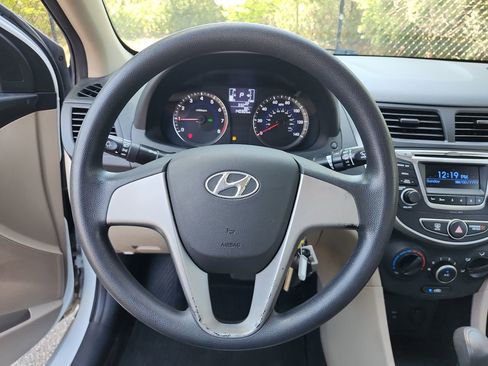 Used 2016 Hyundai Accent SE FWD image 9