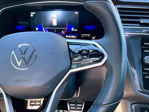 Certified 2023 Volkswagen Tiguan SE R-Line image 24