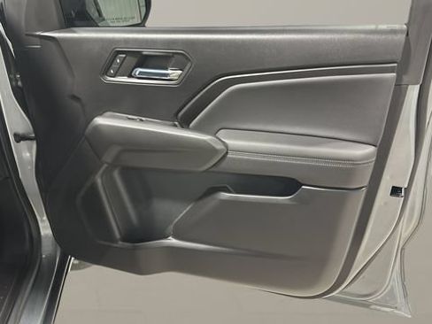 Used 2023 Chevrolet Colorado LT AWD/4WD image 32