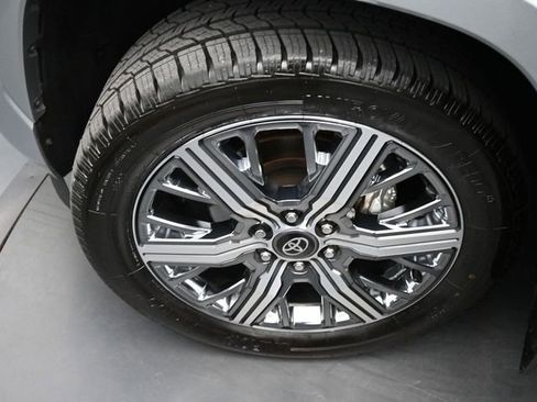 Used 2025 Toyota Sequoia Capstone image 33