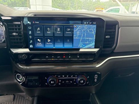 Used 2024 Chevrolet Silverado 1500 RST AWD/4WD image 17