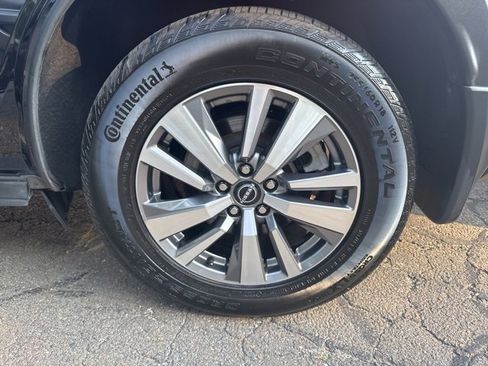 Used 2022 Nissan Pathfinder SL image 18