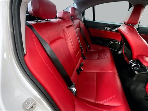 Used 2019 Alfa Romeo Giulia w/ Nero Edizione RWD image 20