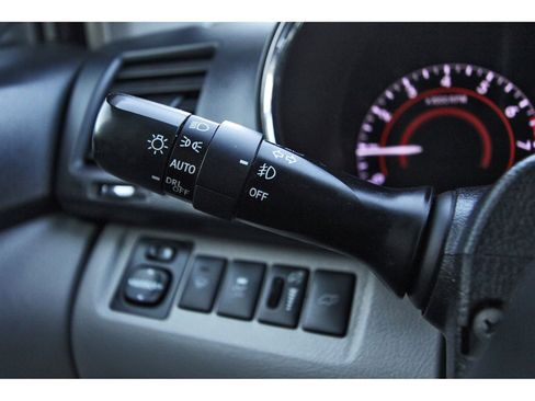 Used 2013 Toyota Highlander SE FWD image 20