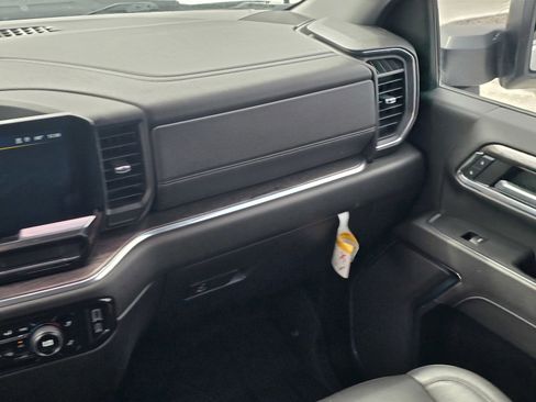 Used 2024 Chevrolet Silverado 2500 LTZ AWD/4WD image 17