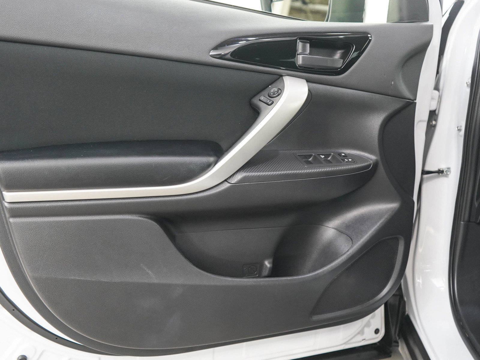 Used 2023 Mitsubishi Eclipse Cross LE AWD/4WD image 18