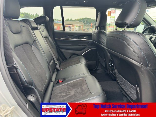 Used 2023 Jeep Grand Cherokee Trailhawk w/ Advanced Protech Group II AWD/4WD image 11