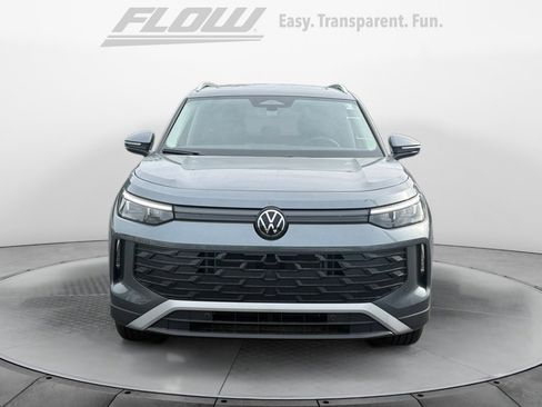New 2026 Volkswagen Tiguan SE AWD/4WD image 2