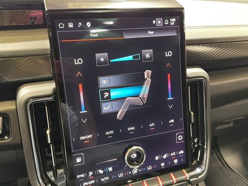 Used 2025 GMC Yukon AT4 AWD/4WD image 36