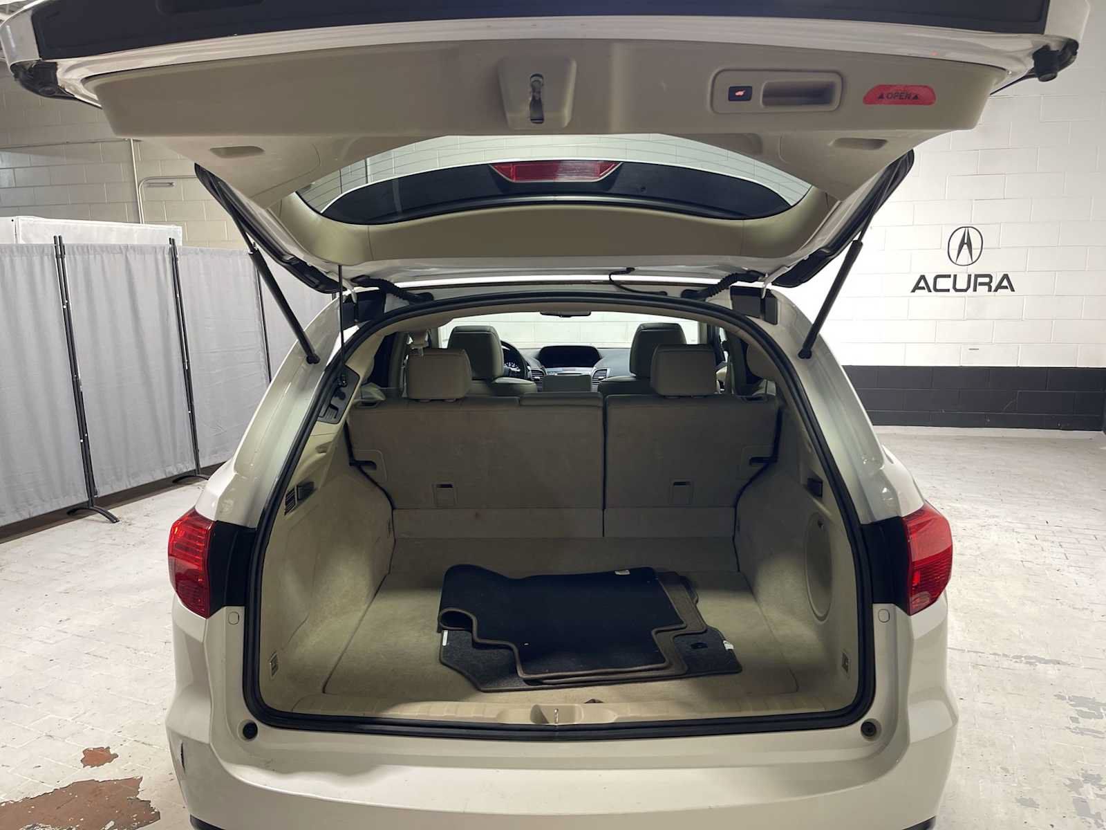 Used 2015 Acura RDX w/ Technology Package AWD/4WD image 19