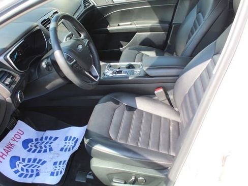 Used 2020 Ford Fusion SEL FWD image 12