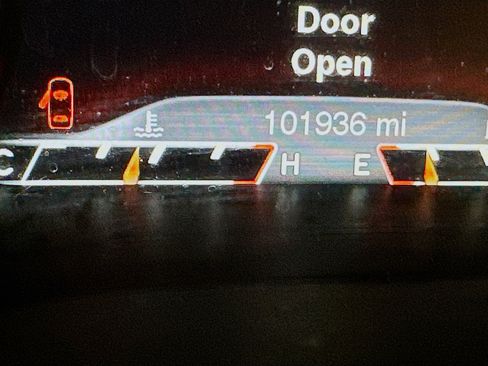 Used 2015 Jeep Cherokee Limited w/ Trailer Tow Group image 19