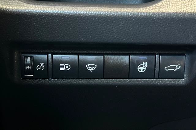 Certified 2022 Toyota RAV4 XLE Premium FWD image 31
