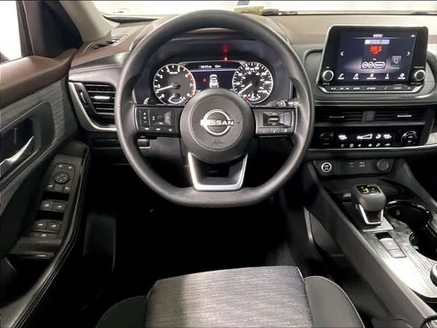 Used 2023 Nissan Rogue SV image 18