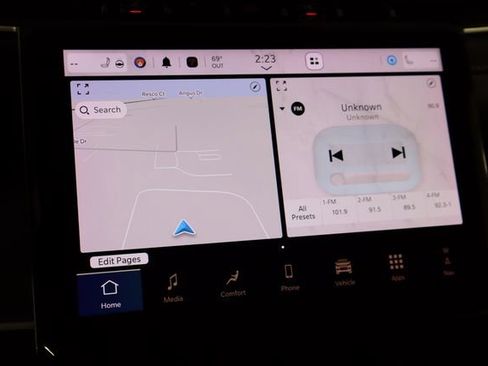 Used 2023 Jeep Grand Cherokee Limited w/ Black Appearance Package image 32