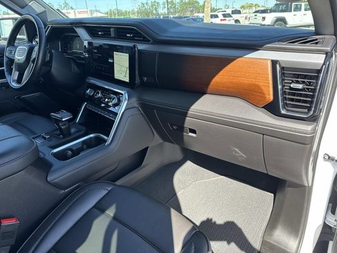 Used 2024 GMC Sierra 1500 Denali w/ Denali Reserve Package image 11