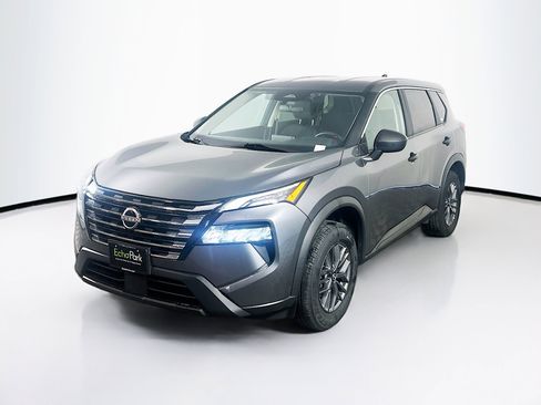 Used 2024 Nissan Rogue S image 3