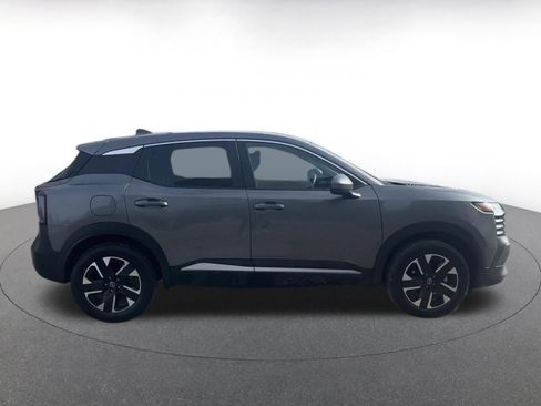 Used 2025 Nissan Kicks SV image 16