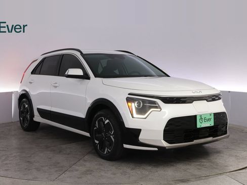 Used 2024 Kia Niro Wind FWD image 13