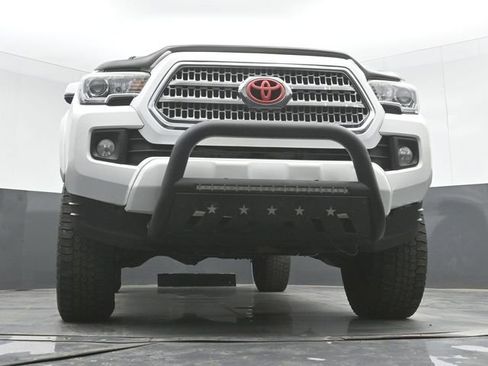 Used 2016 Toyota Tacoma TRD Sport w/ Premium & Technology Package image 41
