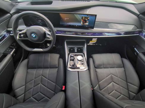Used 2025 BMW i7 eDrive50 RWD image 16
