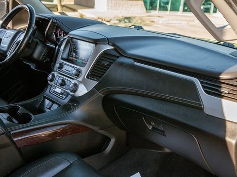 Used 2019 GMC Yukon XL SLT image 11