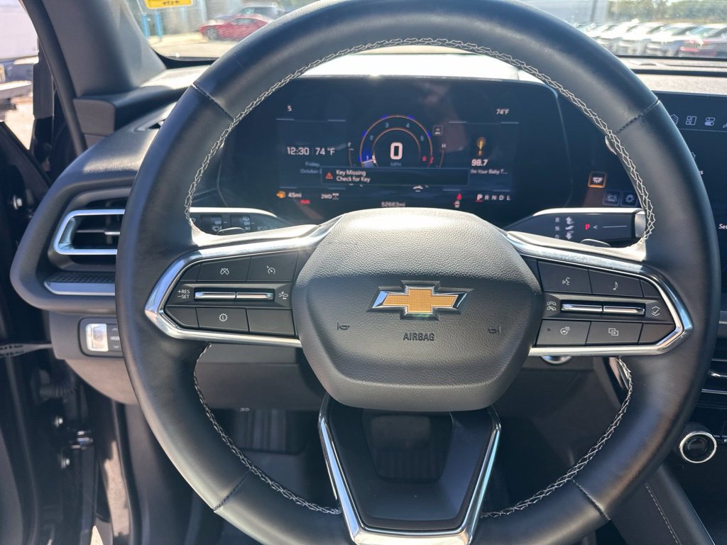 Used 2025 Chevrolet Traverse LT AWD/4WD image 16