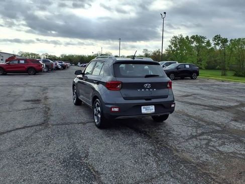 Used 2025 Hyundai Venue SEL FWD image 31