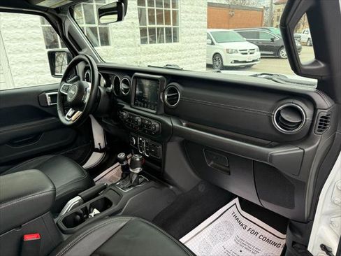 Certified 2019 Jeep Wrangler Unlimited Sahara AWD/4WD image 16