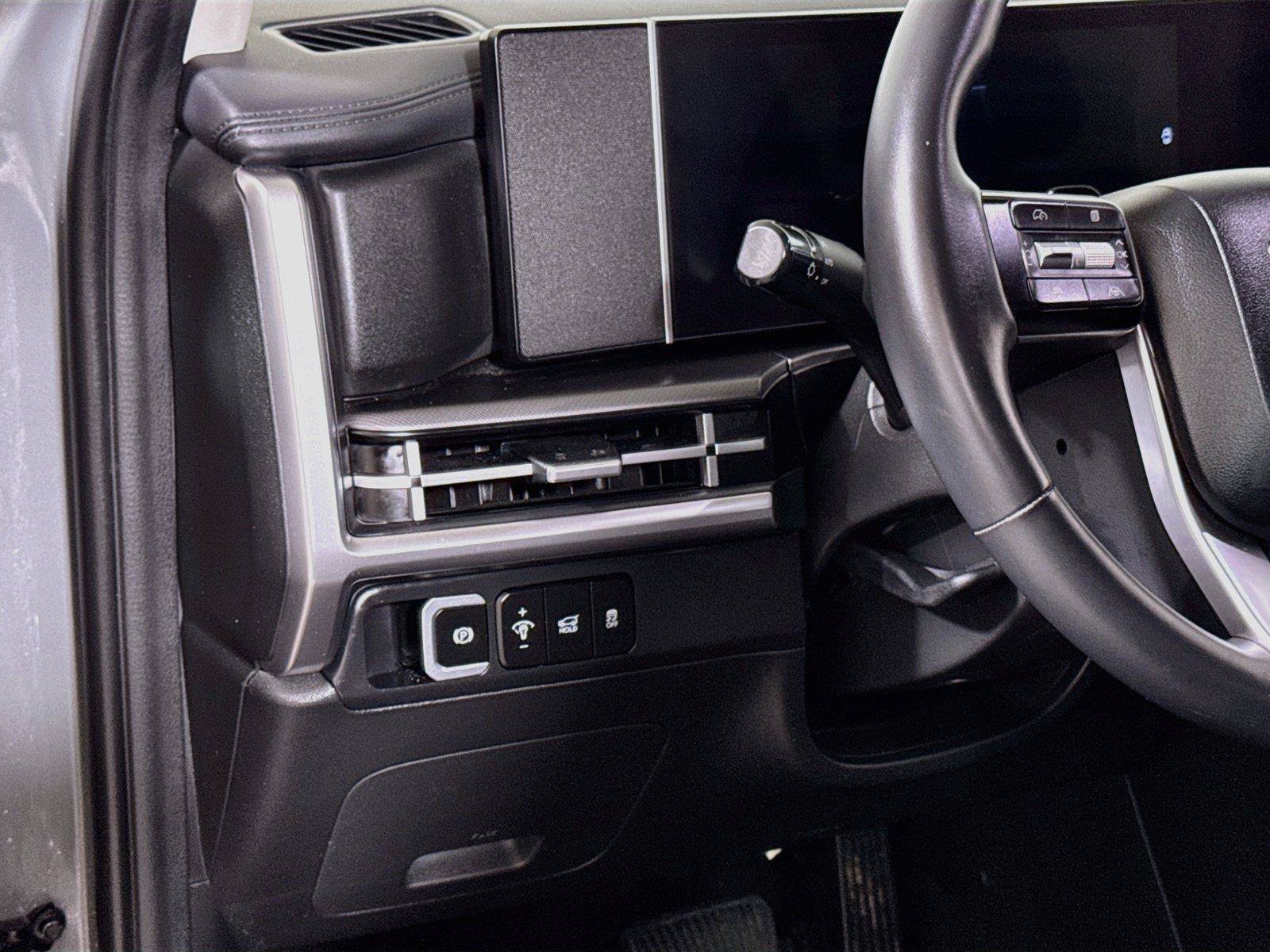 Used 2026 Hyundai Santa Fe SEL FWD image 8