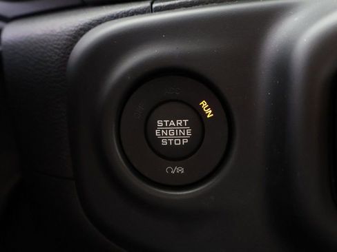 Used 2022 Jeep Gladiator Sport image 31