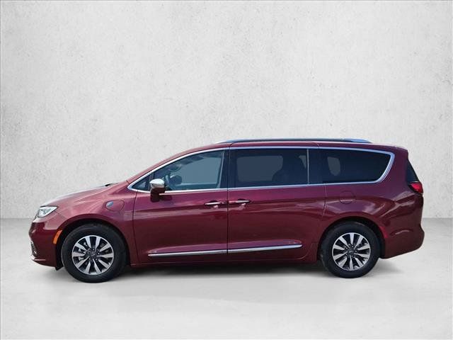 Used 2021 Chrysler Pacifica Limited w/ Uconnect Theater Family Group FWD image 8