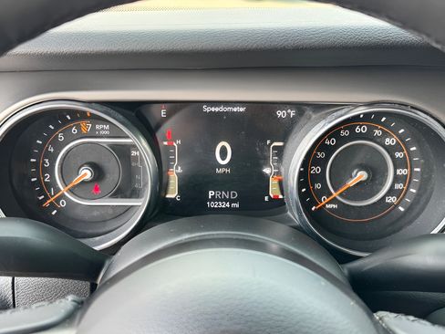 Used 2018 Jeep Wrangler Sport AWD/4WD image 16